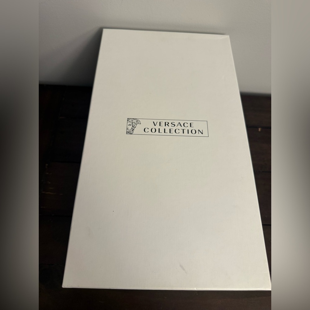 Versace Collection Elegant White Box.